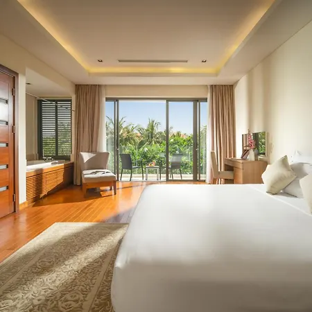 Diamond Beach Villa Da Nang-3